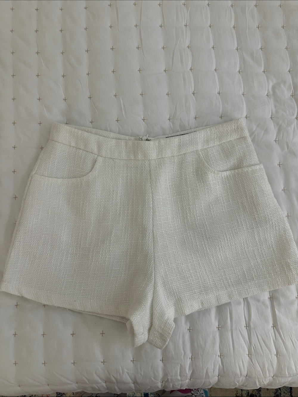Lulu's White Textured High-Rise Shorts